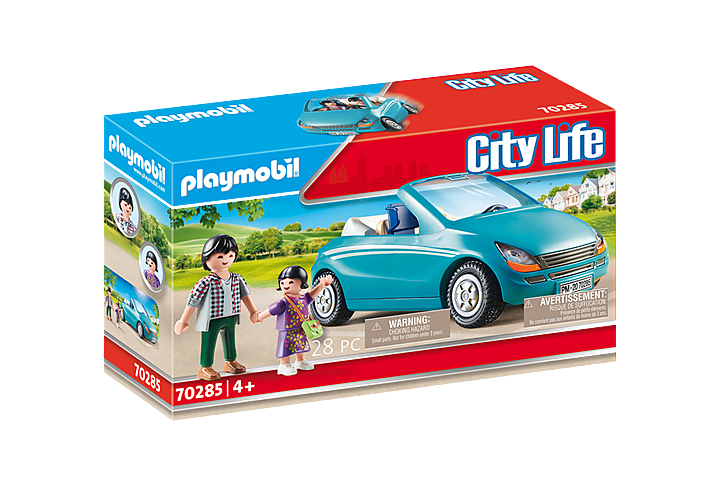 Family with Car 70285